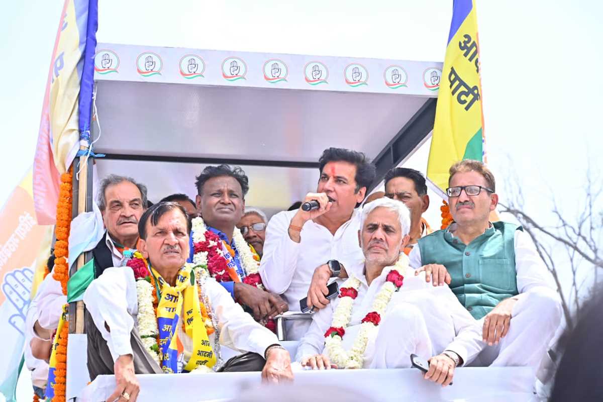 कांग्रेस उम्मीदवार उदित राज ने किया नामांकन